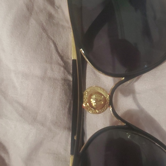 VERSACEMedusa Greca Cat-Eye polarized Sunglasses - Picture 4 of 8